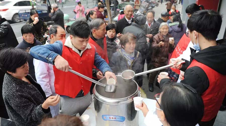 除了施送腊八粥，國醫館免费中医体验持续至1月11日，赶紧带爸妈一起来